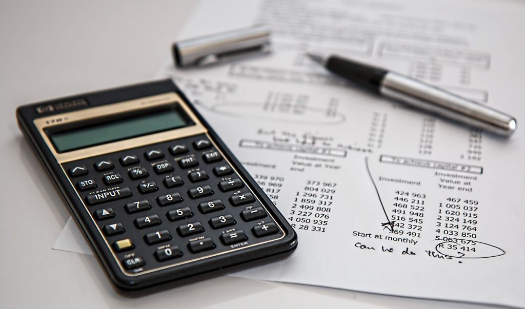 Budget 2026 pour refaire une toiture : prix par type de couverture et isolation
