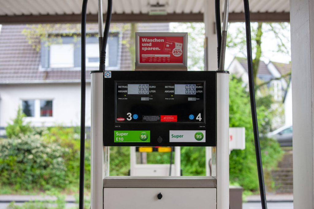 Comment la région Occitanie soulage votre budget face à la flambée des prix des carburants
