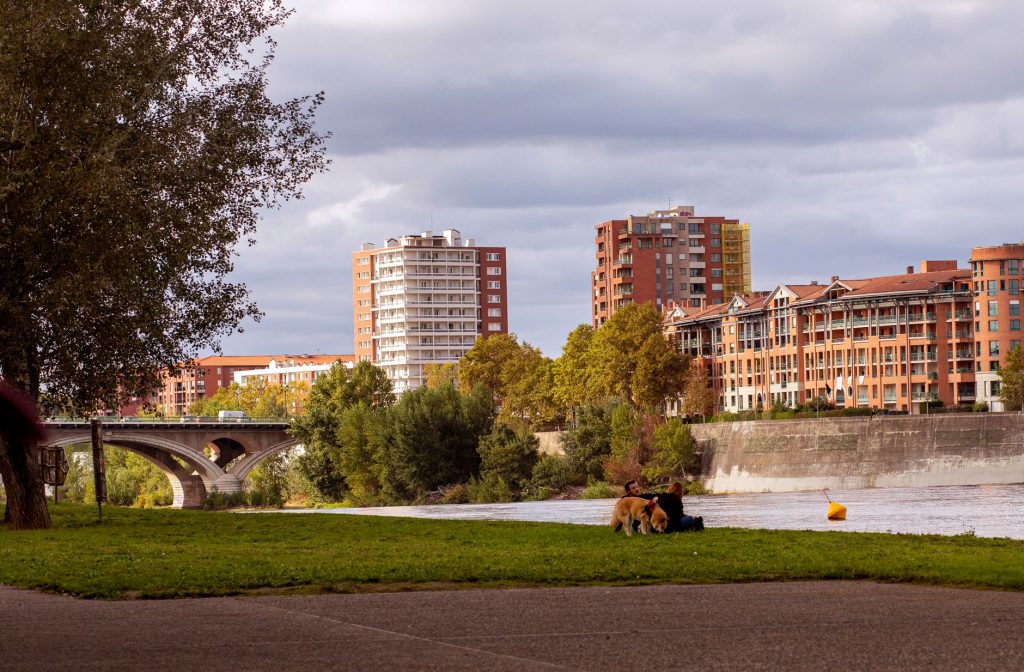 Couvre-feu à Toulouse : une décision qui change la vie des jeunes et de leurs parents