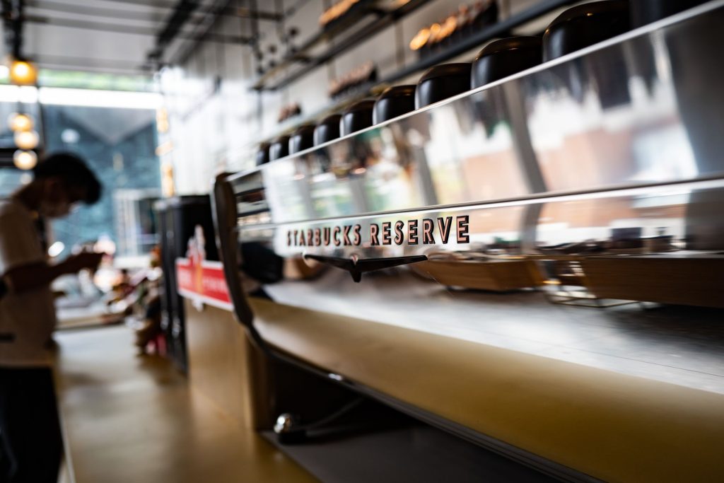 Starbucks en difficulté à Toulouse : comment s'adapter à la nouvelle scène caféinée
