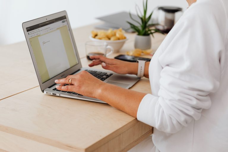 Télétravail : droits, frais pro et accord d'entreprise