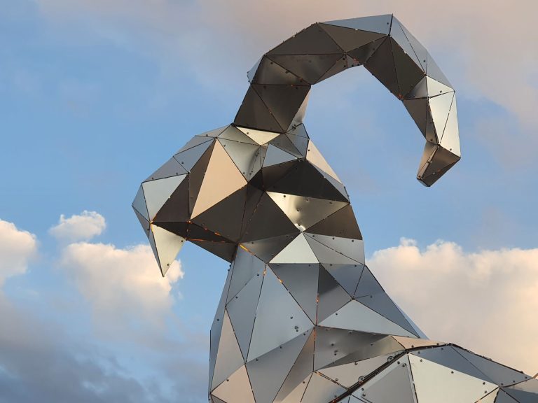 Un projet artistique XXL redynamise Toulouse : la Gloire de la Résistance au cœur d&rsquo;une installation audacieuse