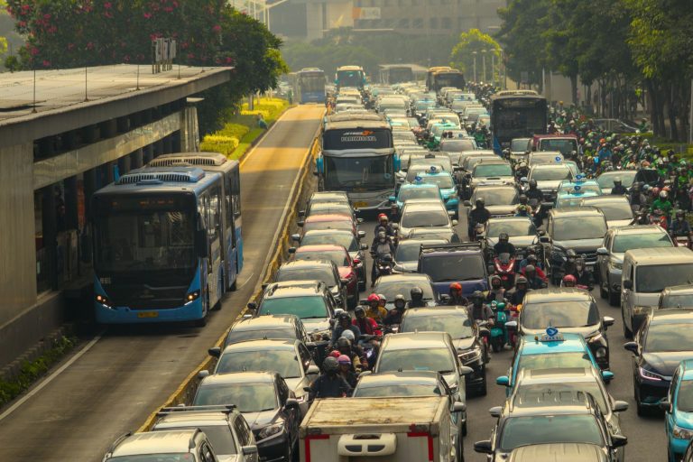 Retards sur l&rsquo;A68 : Comment gérer vos trajets face aux bouchons